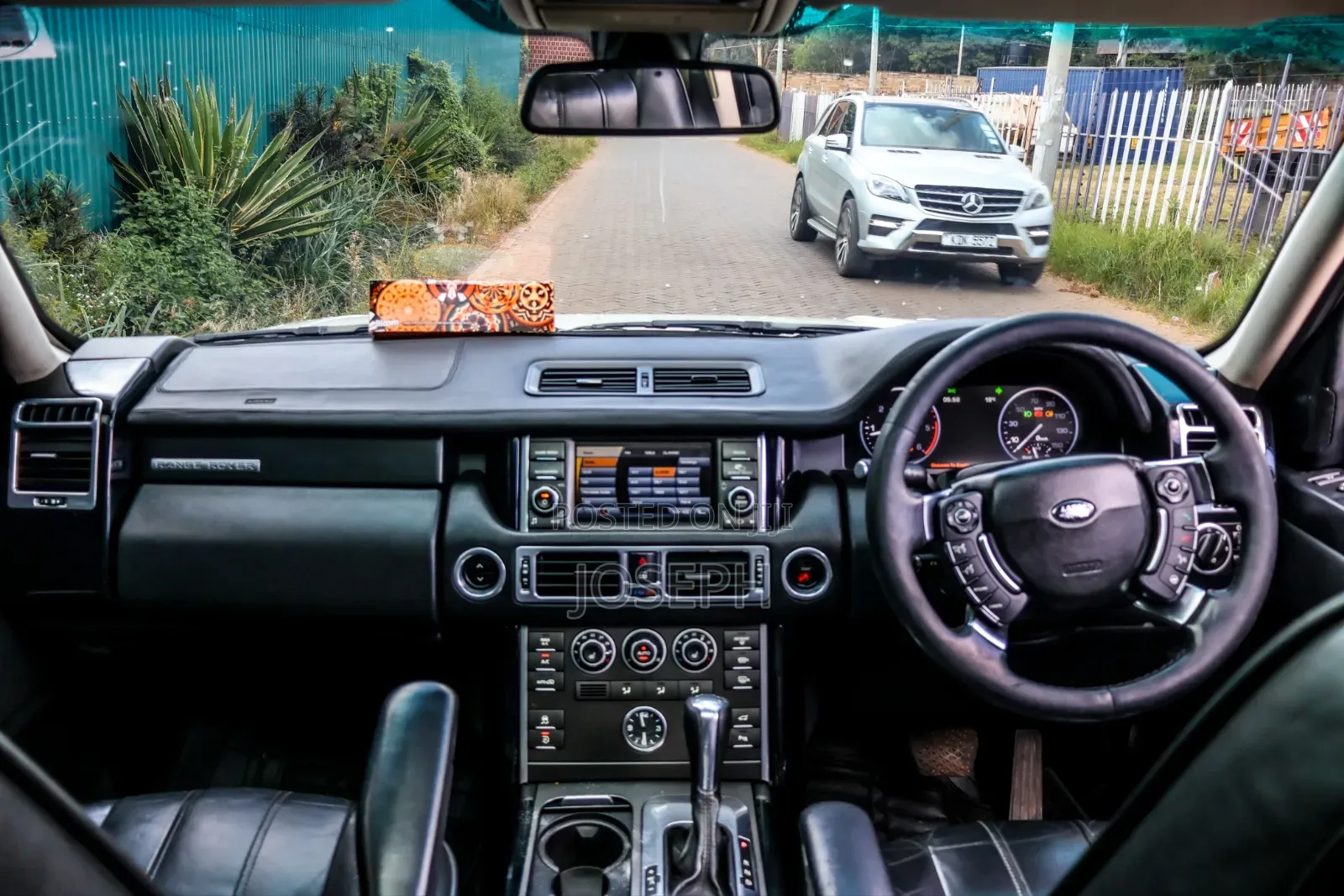 Land Rover Range Rover Vogue 2010 Pearl
