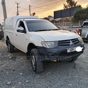 Mitsubishi L200 2007 White