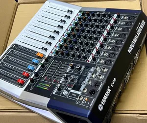 Professional Promixer Yamaha Kv80 Powered