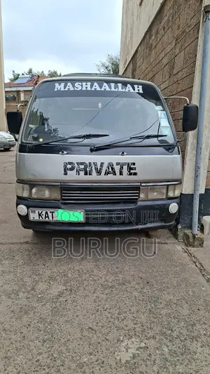 Nissan Caravan (Urvan) 1994 Grey