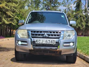Mitsubishi Pajero 2010 Silver