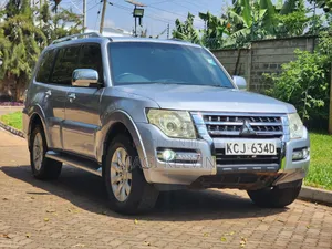 Mitsubishi Pajero 3.2 Di-Dc GLS 2010 Silver