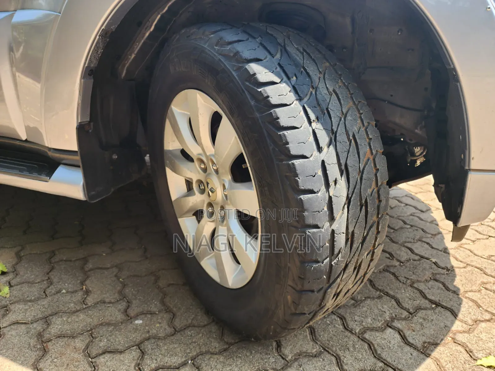 Mitsubishi Pajero 3.2 Di-Dc GLS 2010 Silver