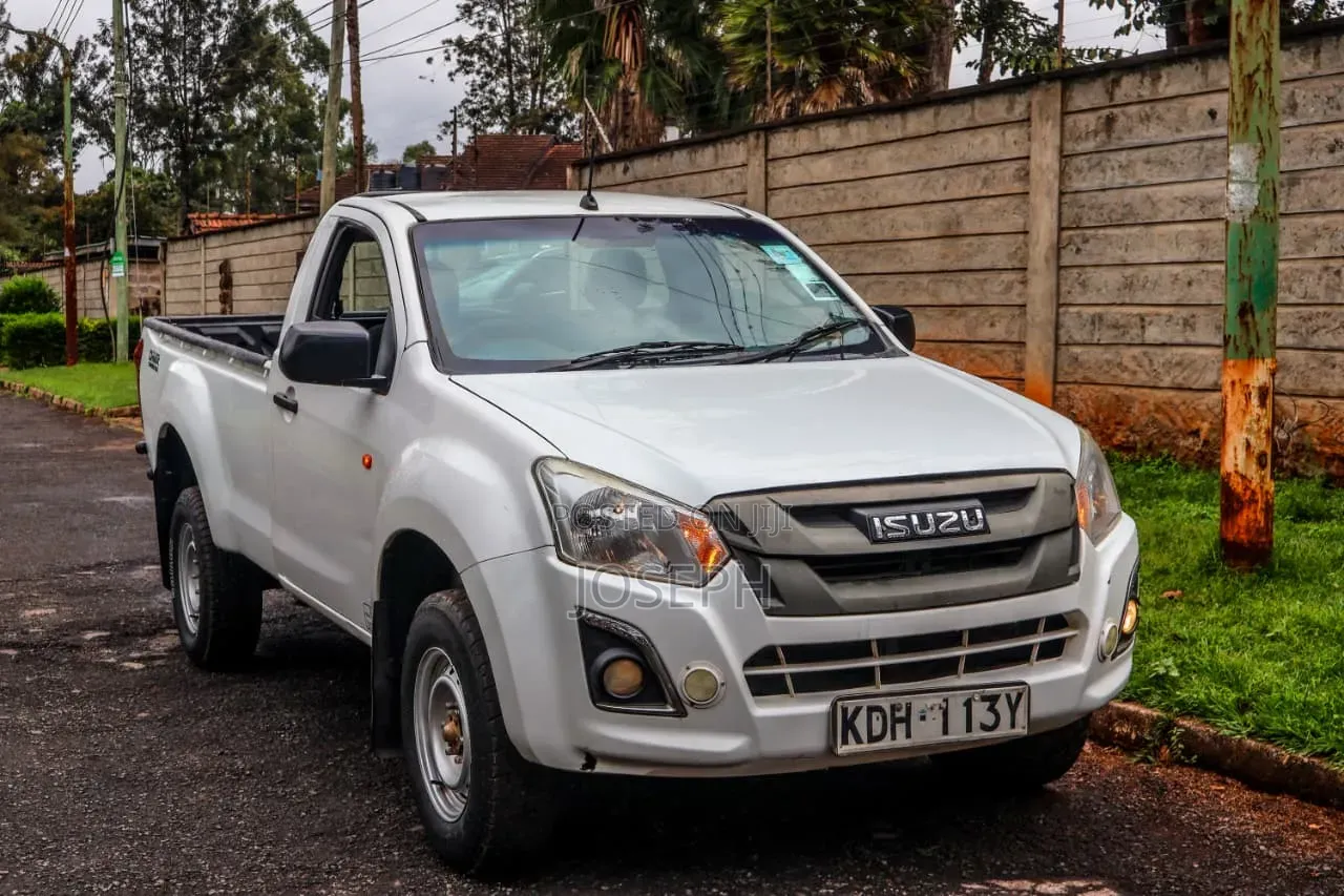 Isuzu D-MAX 2022 White