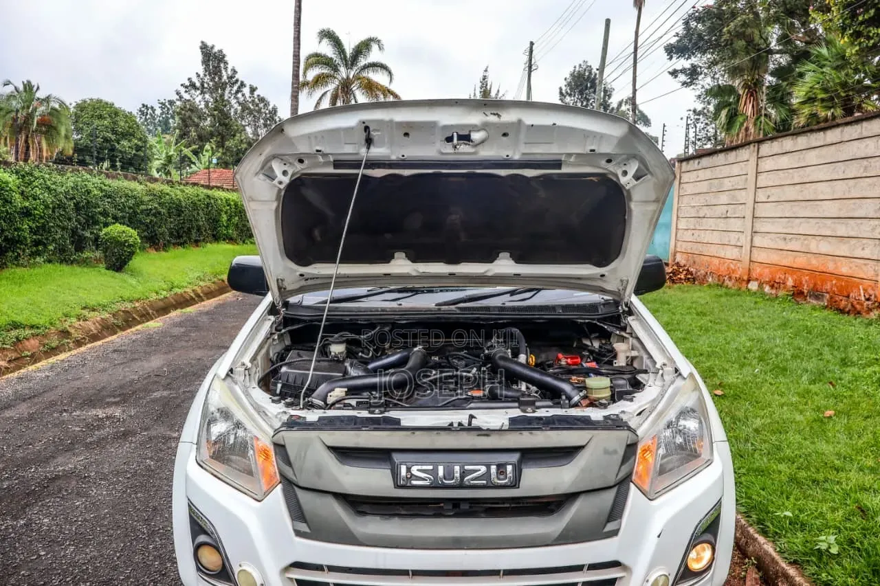 Isuzu D-MAX 2022 White