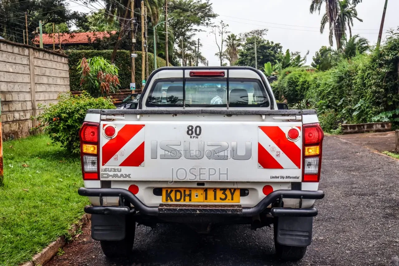 Isuzu D-MAX 2022 White