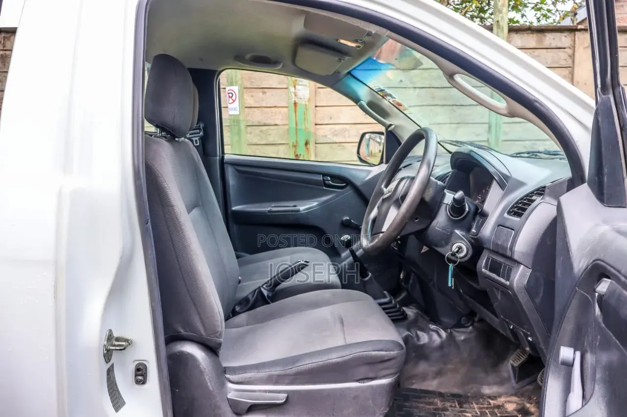 Isuzu D-MAX 2022 White