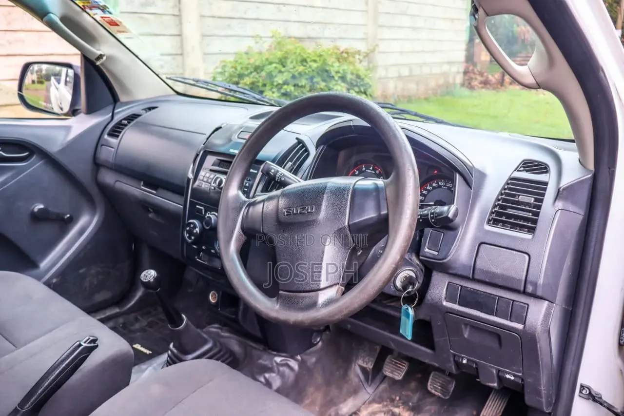 Isuzu D-MAX 2022 White