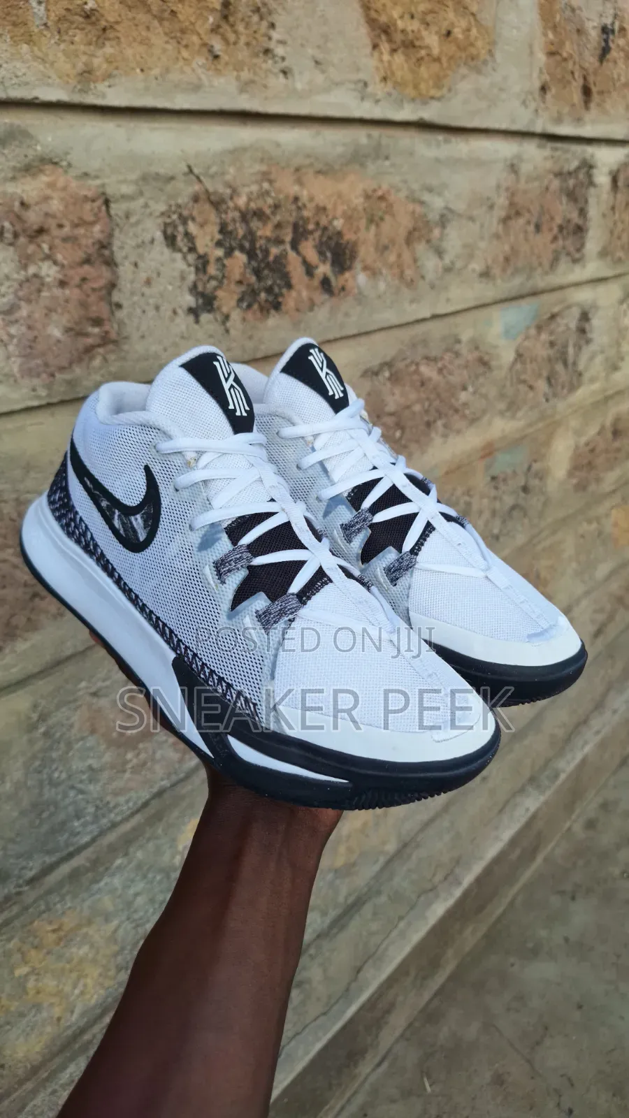 Basketball Shoe [Kyrie Flytrap 6]