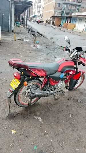 TVS HLX 125 2018 Red