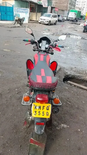 TVS HLX 125 2018 Red