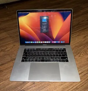 Laptop Apple MacBook Pro 2017 16GB Intel Core i7 SSD 512GB