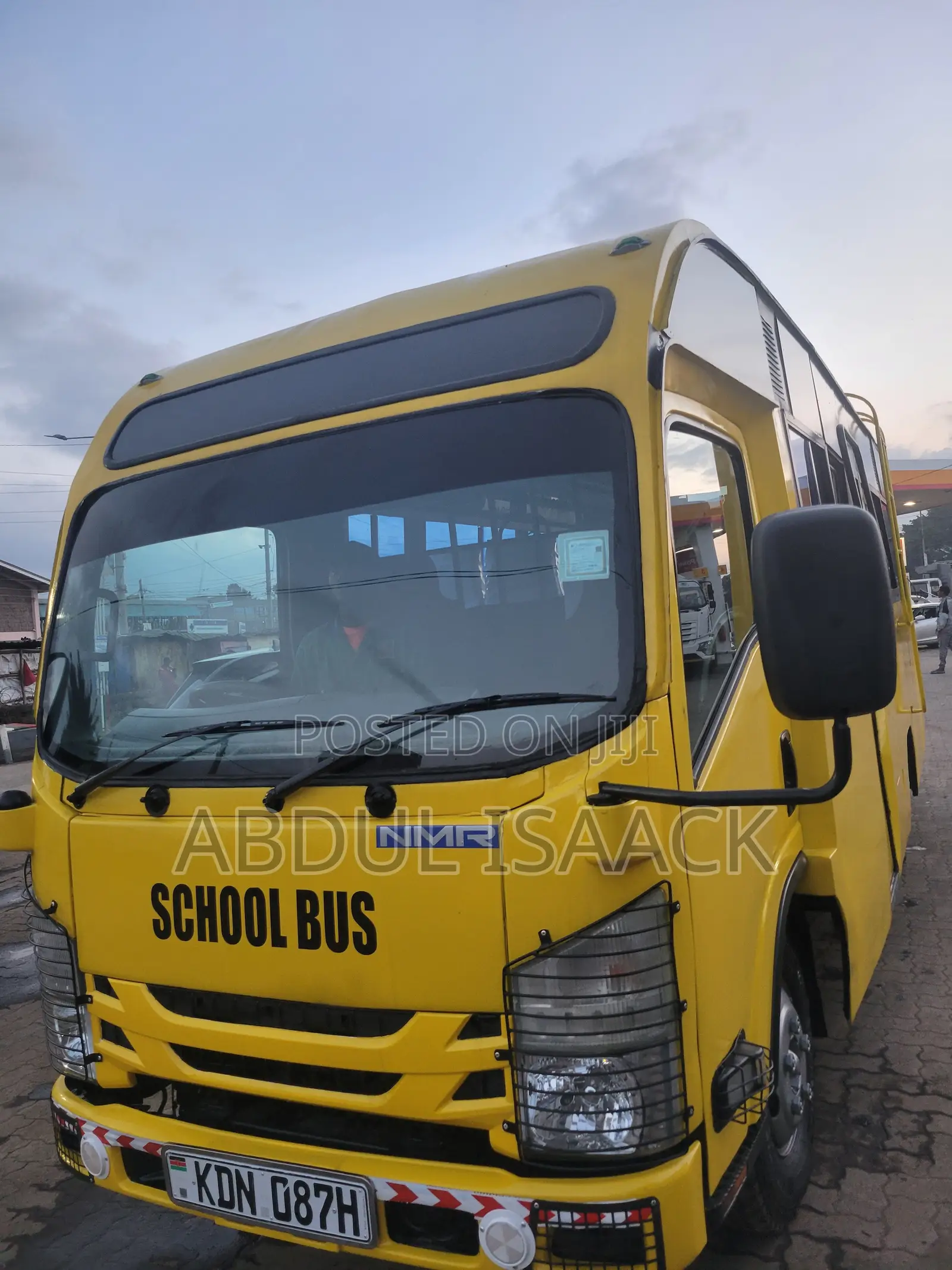 Isuzu NMR 2024 Yellow