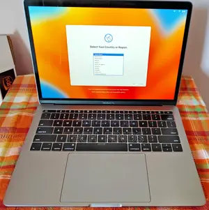 Laptop Apple MacBook Pro 2017 8GB Intel Core i7 SSD 256GB