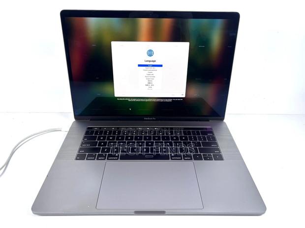 Laptop Apple MacBook Pro 2019 32GB Intel Core i9 SSD 1T
