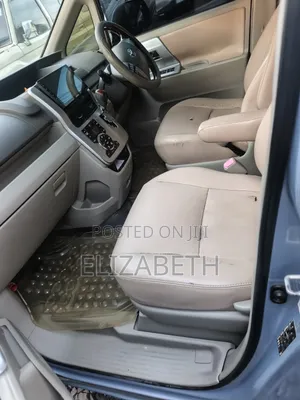 Toyota Noah 2011 Blue