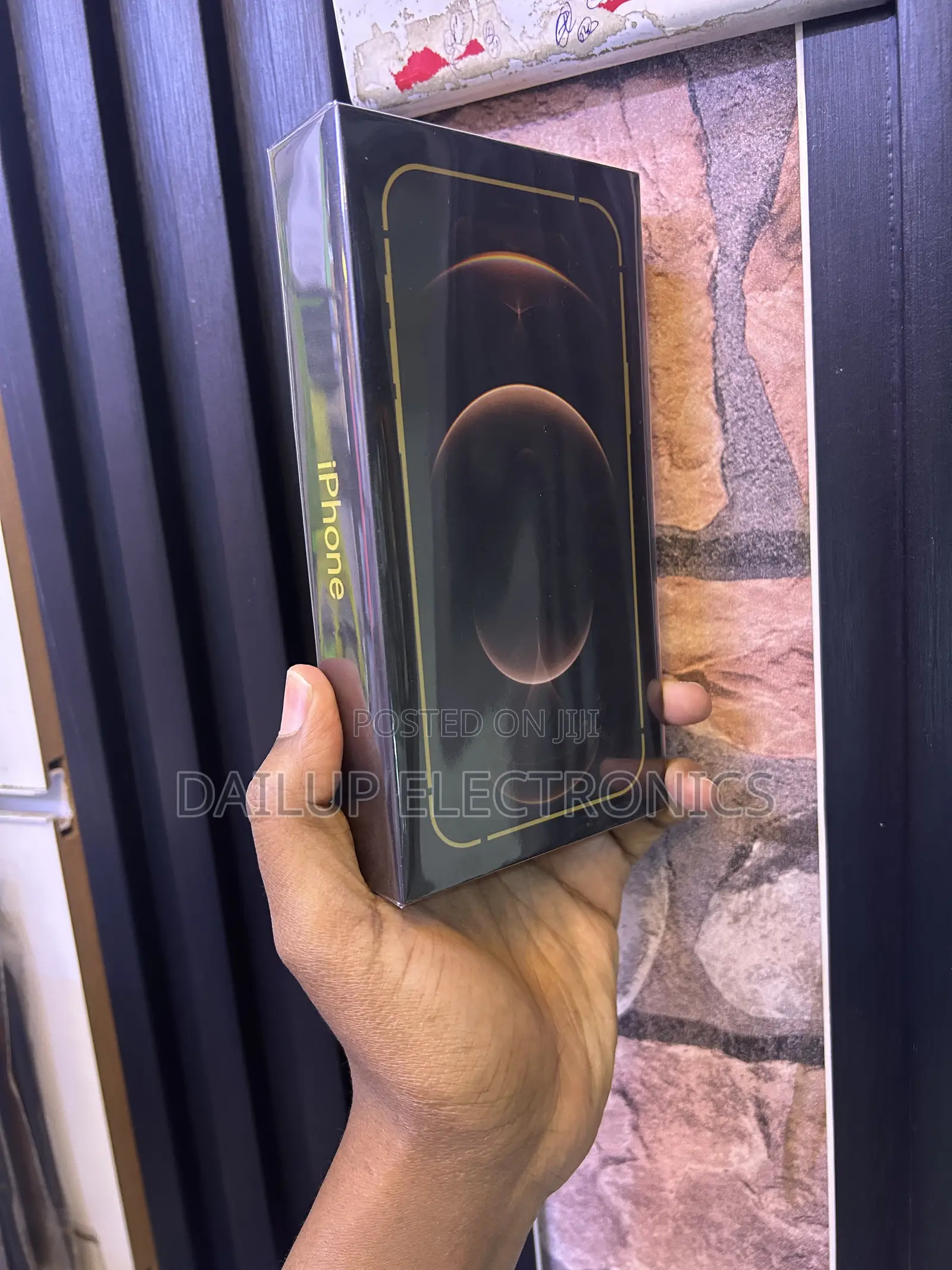New Apple iPhone 12 Pro 256 GB Gold