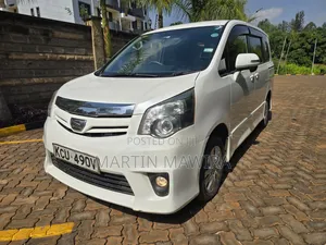 Toyota Noah 2012 White