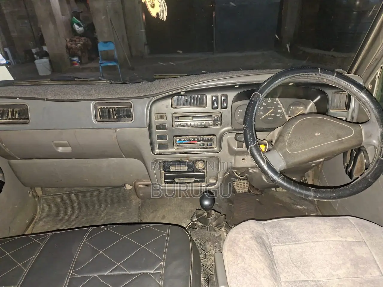 Nissan Caravan (Urvan) 1994 Grey
