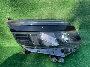 Voxy 2015/2016/2017/2018 Headlights
