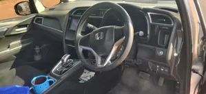 Honda Fit Shuttle 2016 Silver