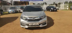 Honda Fit Shuttle 2016 Silver