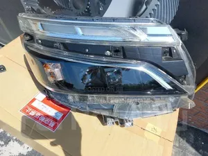 Voxy 2017/2018 Headlight Xenon