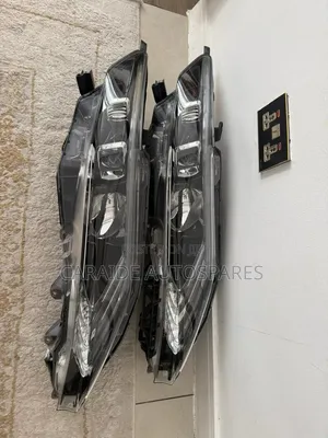 Harrier 48-147 Headlights