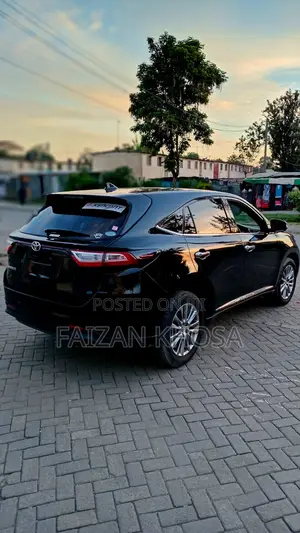 Toyota Harrier 2.0 2019 Black
