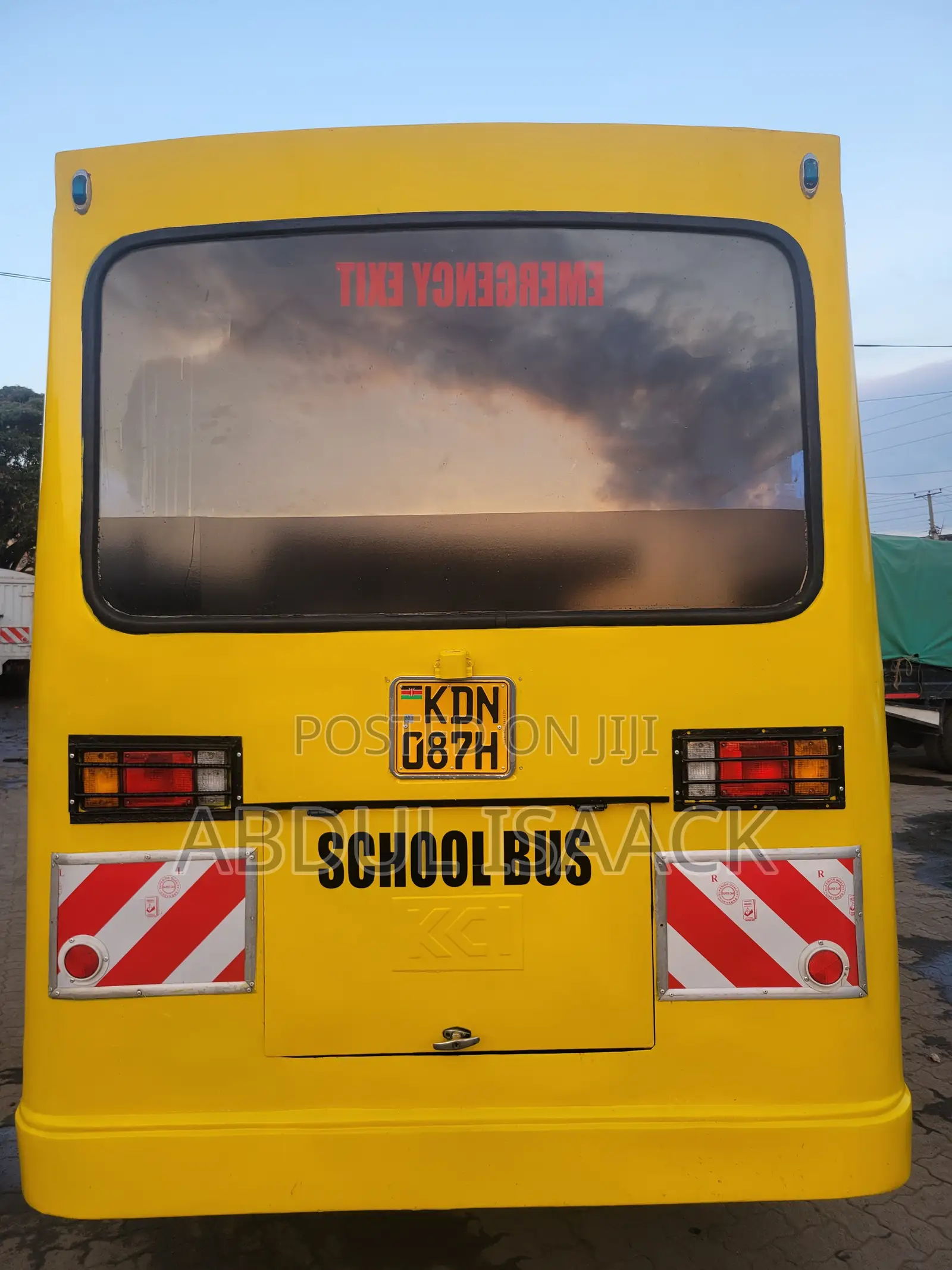 Isuzu NMR 2024 Yellow