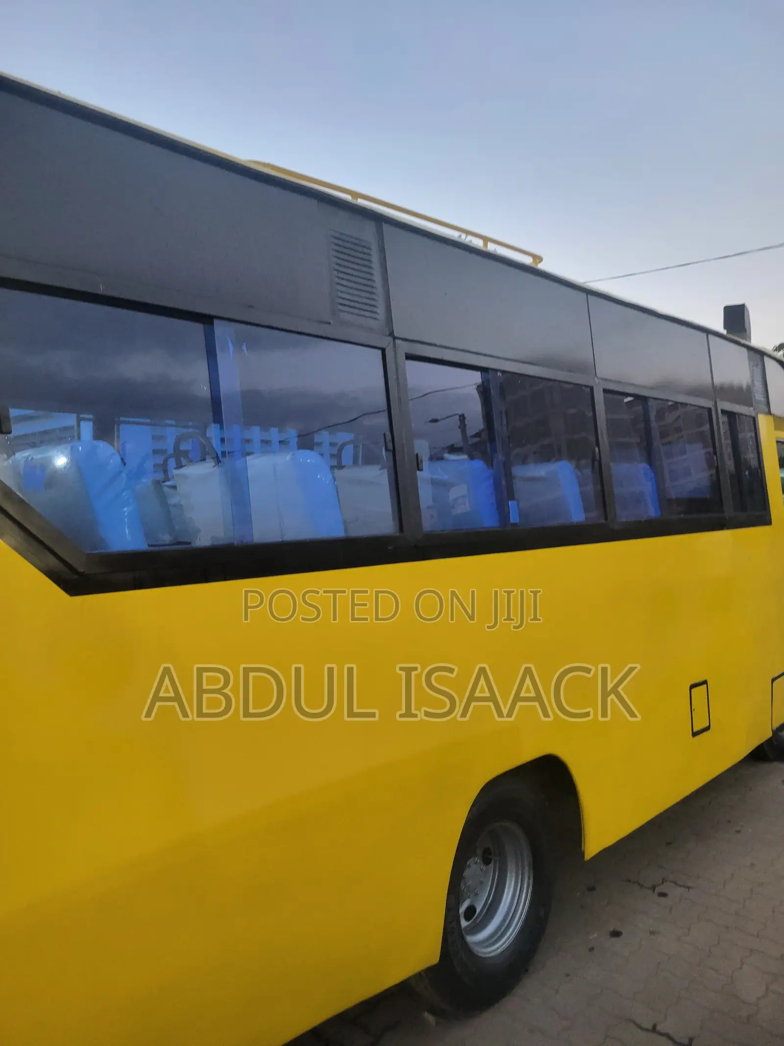 Isuzu NMR 2024 Yellow