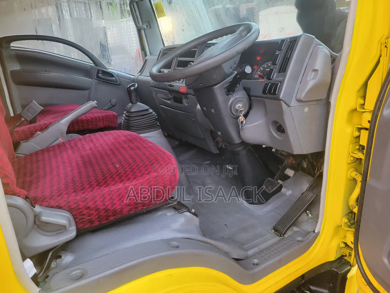 Isuzu NMR 2024 Yellow