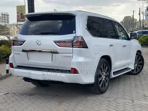 Lexus LX 570 AWD 2020 White