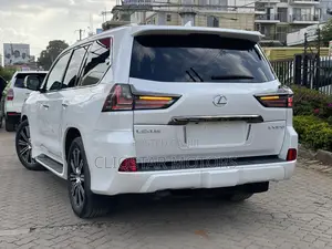 Lexus LX 570 AWD 2020 White