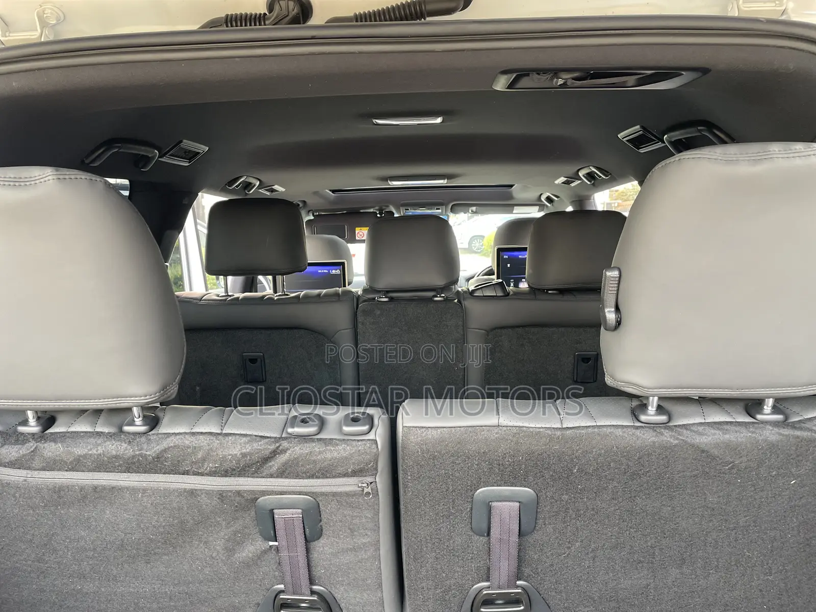 Lexus LX 570 AWD 2020 White