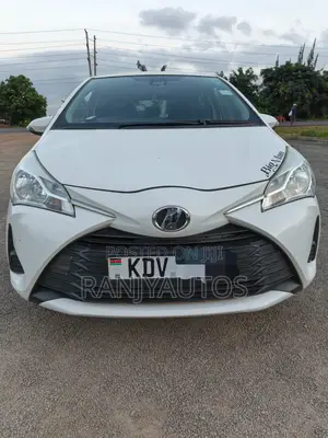 Toyota Vitz 1.0 FWD 5dr 2019 White
