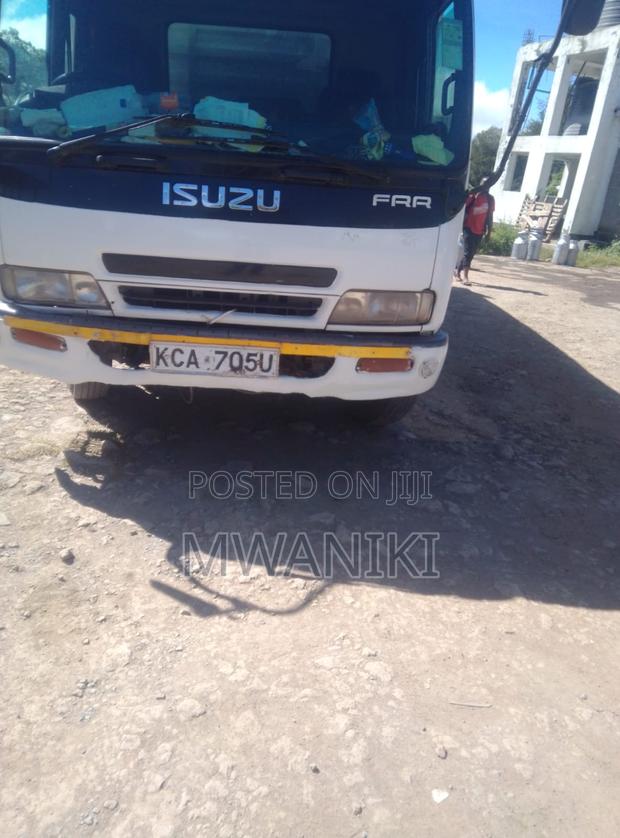 Isuzu Lorry - thumbnail 5