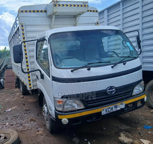Toyota Dyna Lorry - thumbnail 4