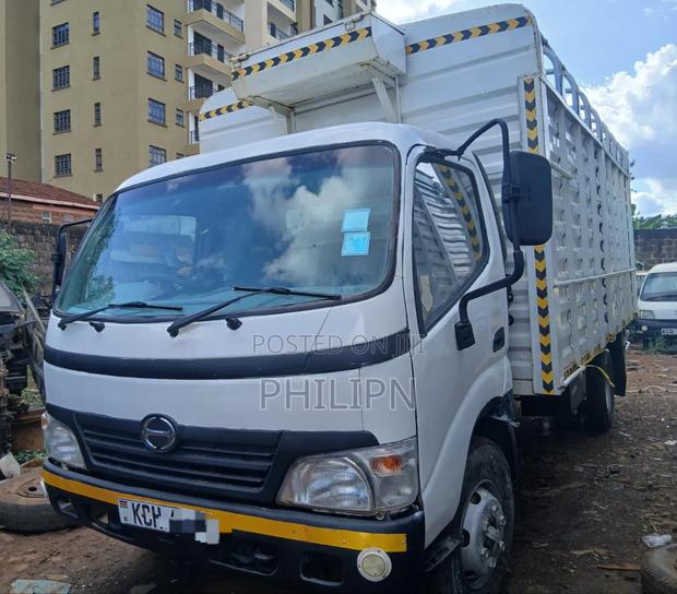Toyota Dyna Lorry - thumbnail 2