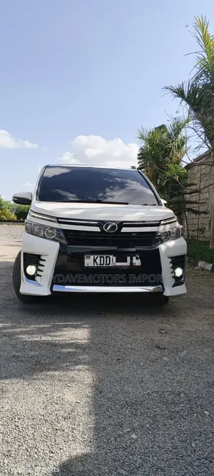Toyota Voxy SV Premium 2014 White