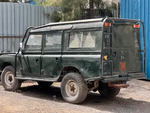 Land Rover Defender 2000 Green