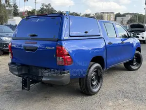 Toyota Hilux SR 4x4 2018 Blue