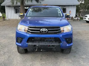 Toyota Hilux SR 4x4 2018 Blue