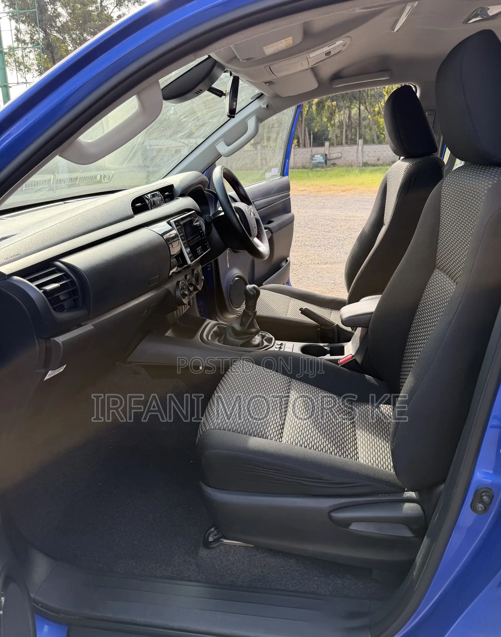 Toyota Hilux SR 4x4 2018 Blue