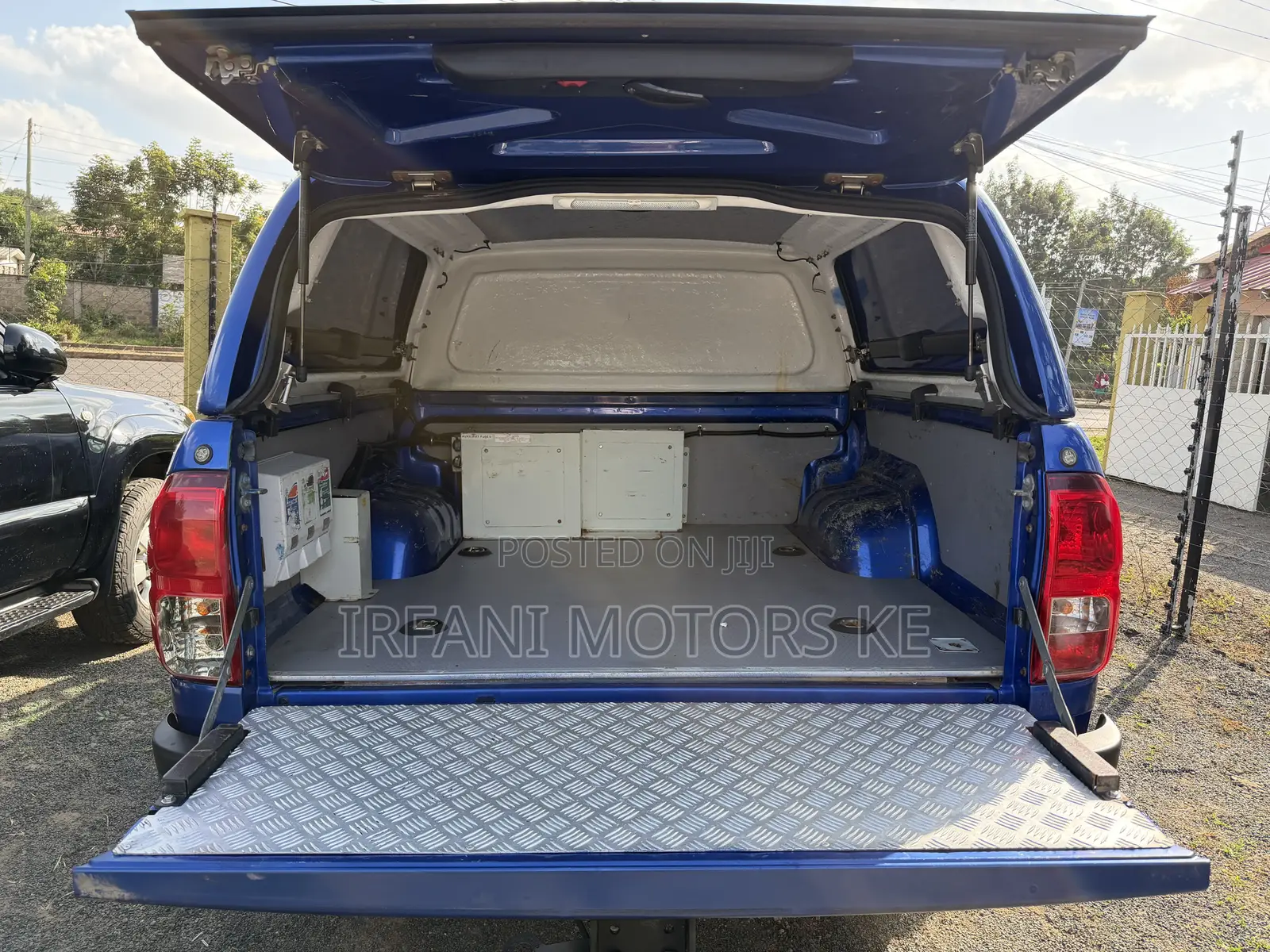 Toyota Hilux SR 4x4 2018 Blue
