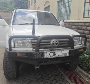 Toyota Land Cruiser 2004 White