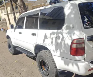 Toyota Land Cruiser 2004 White