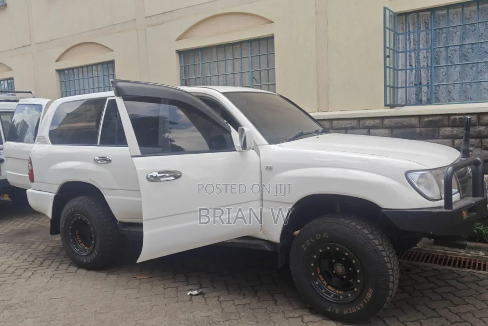 Toyota Land Cruiser 2004 White