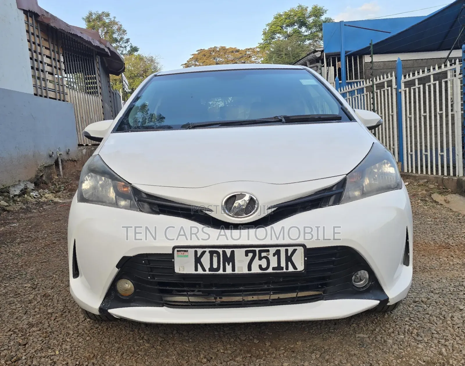 Toyota Vitz 2016 White