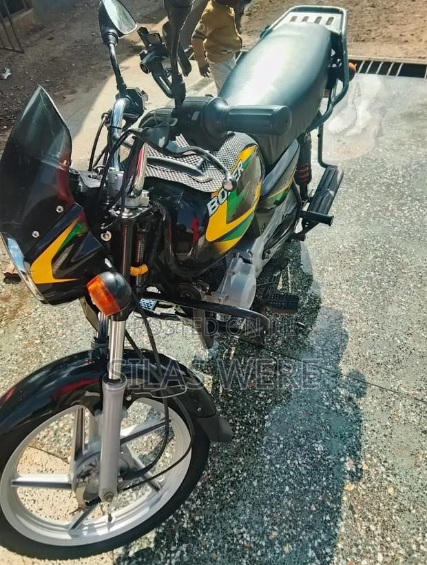 Bajaj Boxer 125 2024 Yellow - thumbnail 2